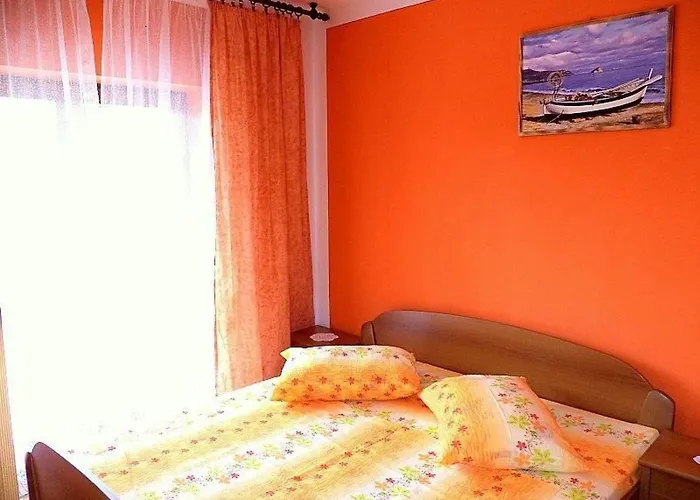 In Mit Privatparkplatz By Interhome