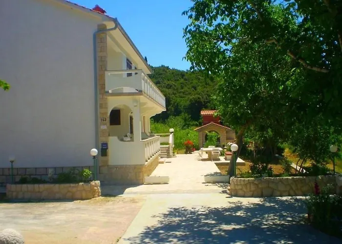 In Kampor Mit Privatparkplatz By Interhome Appartamento Rab Town