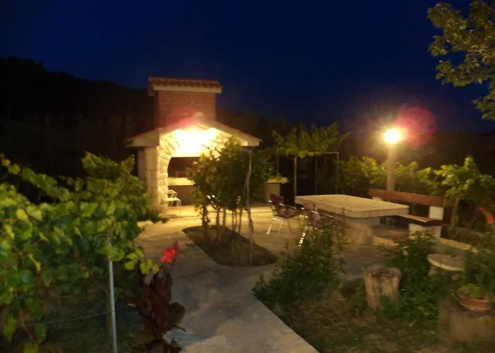 Appartamento In Kampor Mit Privatparkplatz By Interhome *