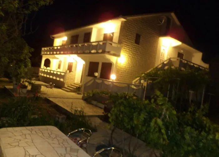 In Kampor Mit Privatparkplatz By Interhome Appartamento